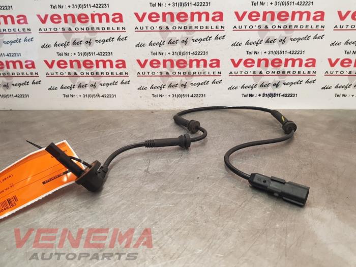 Begagnade ABS-sensor Renault Captur I (2R) 1.3 TCE 150 16V Pris € 14,99 Marginaltabell erbjuds av Venema Autoparts