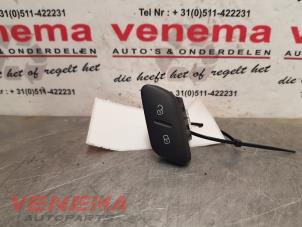 Usagé Commutateur verrouillage central des portes Volkswagen Polo V (6R) 1.2 12V BlueMotion Technology Prix € 9,99 Règlement à la marge proposé par Venema Autoparts