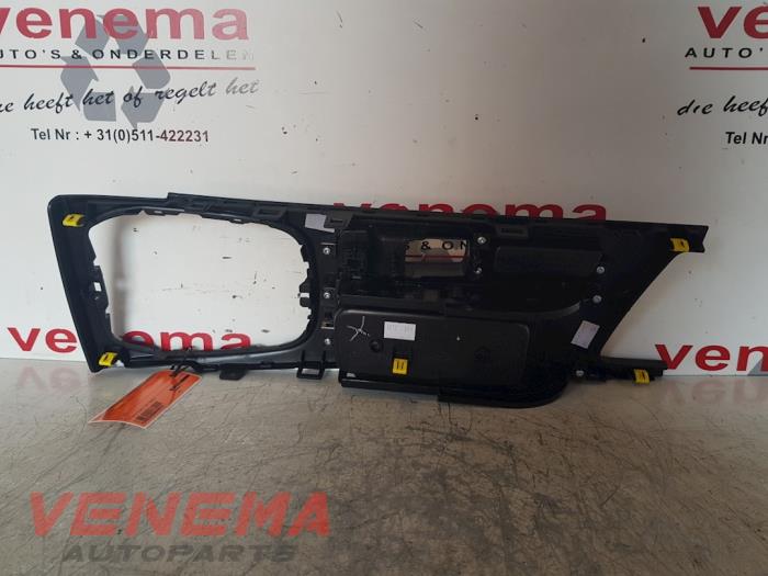 Ablagefach van een Renault Megane IV (RFBB) 1.3 TCE 140 16V 2019