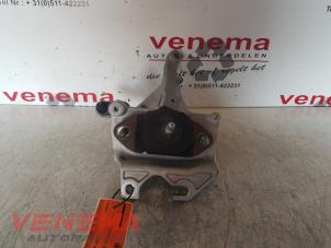 Used Engine mount Renault Captur (2R) 1.3 TCE 150 16V Price € 49,99 Margin scheme offered by Venema Autoparts