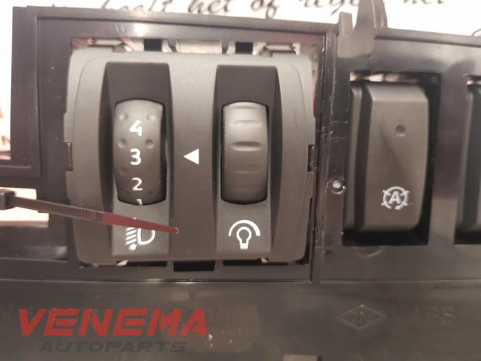 Switch (miscellaneous) from a Renault Captur (2R) 1.3 TCE 150 16V 2018