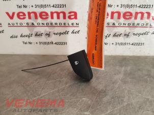 Used Central locking switch Renault Captur (2R) 1.3 TCE 150 16V Price € 14,99 Margin scheme offered by Venema Autoparts