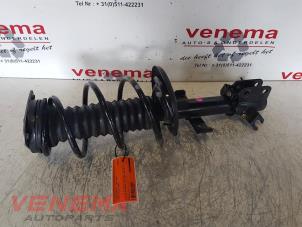 Used Front shock absorber rod, left Renault Clio IV Estate/Grandtour (7R) 0.9 Energy TCE 90 12V Price € 44,99 Margin scheme offered by Venema Autoparts