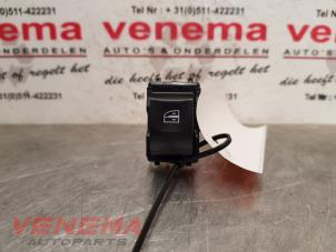 Używane Pompa prózniowa elektrycznego zamka drzwiowego Renault Clio IV Estate/Grandtour (7R) 0.9 Energy TCE 90 12V Cena € 9,99 Procedura marży oferowane przez Venema Autoparts