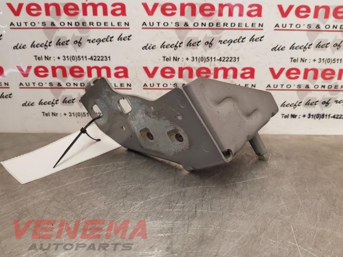 Usagé Support (divers) Renault Captur I (2R) 1.3 TCE 150 16V Prix € 14,99 Règlement à la marge proposé par Venema Autoparts