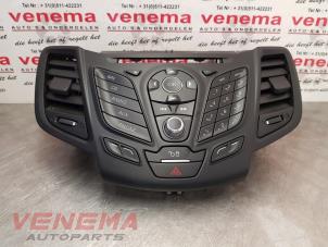 Gebrauchte Radiobedienfeld Ford Fiesta 6 (JA8) 1.0 EcoBoost 12V 100 Preis € 74,99 Margenregelung angeboten von Venema Autoparts