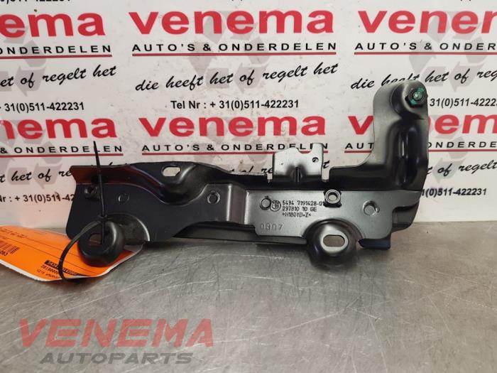 Używane Wspornik (rózne) Austin Mini Open (R52) 1.6 16V Cooper S Cena € 24,99 Procedura marży oferowane przez Venema Autoparts