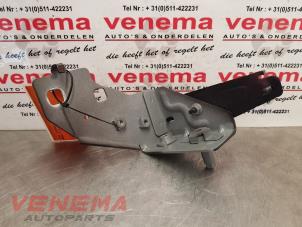 Used Support (miscellaneous) Renault Clio IV (5R) 0.9 Energy TCE 90 12V Price € 14,99 Margin scheme offered by Venema Autoparts