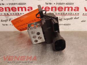 Used Cooling fan resistor Renault Clio IV Estate/Grandtour (7R) 0.9 Energy TCE 90 12V Price € 29,99 Margin scheme offered by Venema Autoparts
