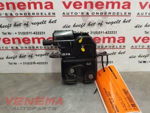 Used Tailgate lock mechanism Renault Clio IV (5R) 0.9 Energy TCE 90 12V Price € 34,99 Margin scheme offered by Venema Autoparts