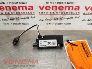 Used Antenna Amplifier Opel Insignia Sports Tourer 2.0 CDTI 16V 130 ecoFLEX Price € 14,99 Margin scheme offered by Venema Autoparts