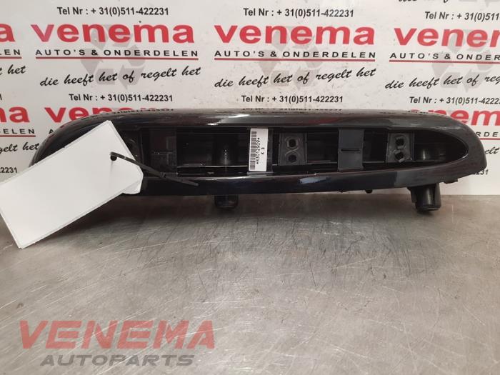 Begagnade Armstöd BMW 3 serie (E46/2) 318 Ci 16V Pris € 49,99 Marginaltabell erbjuds av Venema Autoparts
