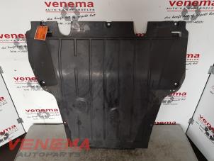 Used Engine protection panel Renault Clio IV (5R) 0.9 Energy TCE 90 12V Price € 69,99 Margin scheme offered by Venema Autoparts