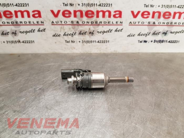 Injector (petrol injection) from a Volkswagen Golf VI (5K1) 1.4 TSI 160 16V 2012