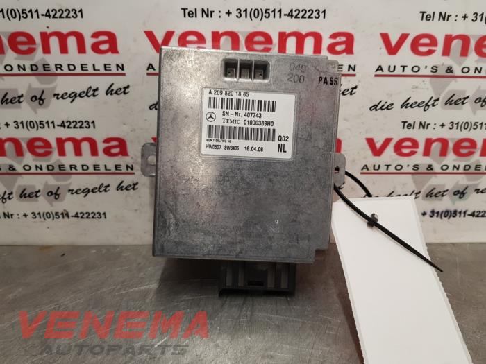 Używane Modul (rózne) Mercedes E (VF211) 2.2 E-220 CDI 16V Cena € 124,99 Procedura marży oferowane przez Venema Autoparts