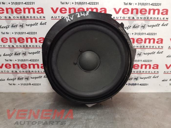 Używane Glosnik Mercedes E (VF211) 2.2 E-220 CDI 16V Cena € 14,99 Procedura marży oferowane przez Venema Autoparts