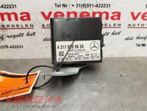 Używane Modul alarmu Mercedes E (211) 2.2 E-220 CDI 16V Cena € 29,99 Procedura marży oferowane przez Venema Autoparts