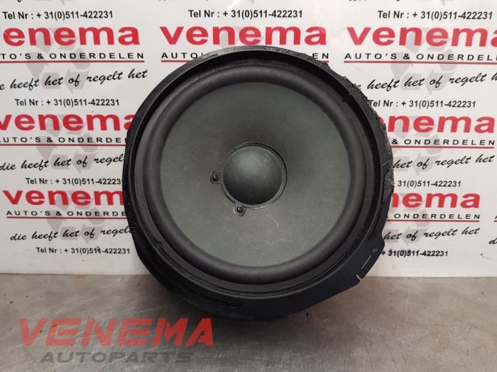 Używane Glosnik Mercedes E (VF211) 2.2 E-220 CDI 16V Cena € 14,99 Procedura marży oferowane przez Venema Autoparts