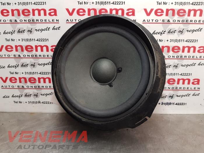 Używane Glosnik Mercedes E (VF211) 2.2 E-220 CDI 16V Cena € 14,99 Procedura marży oferowane przez Venema Autoparts