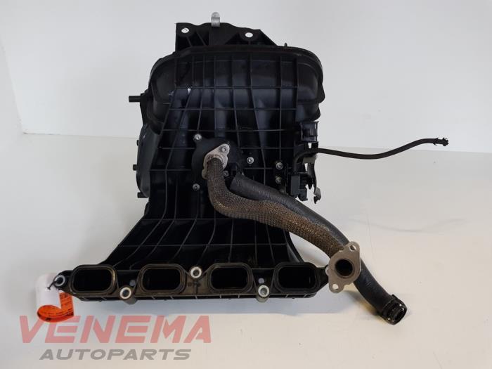 Intake manifold from a BMW 1 serie (E87/87N) 116i 2.0 16V 2010