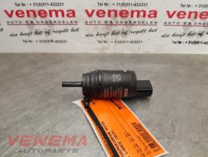 Used Rear screen washer pump BMW 1 serie (F20) 116i 1.6 16V Price € 9,99 Margin scheme offered by Venema Autoparts