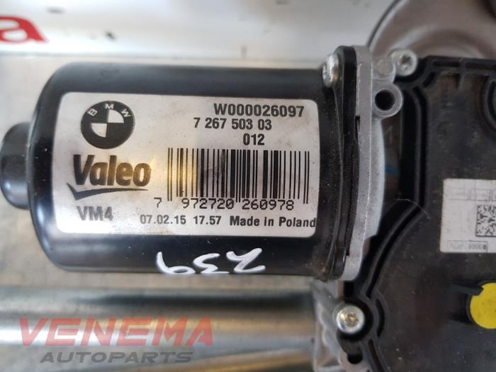 Wiper motor + mechanism from a BMW 1 serie (F20) 116i 1.6 16V 2015