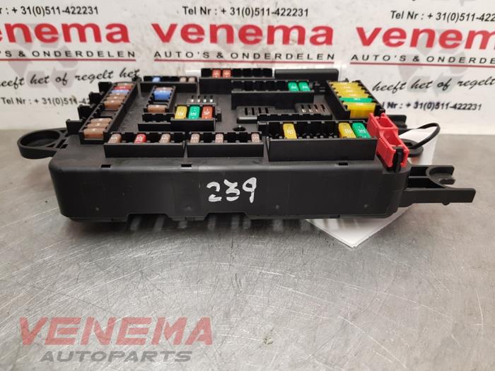 Fuse box BMW 1 serie 116i 1.6 16V 10688710 OEM