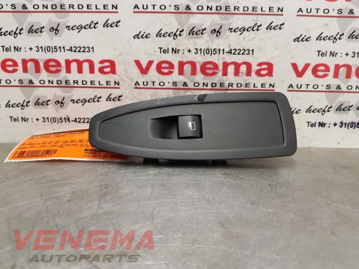Usados Interruptor de ventanilla eléctrica BMW 1 serie (F20) 116i 1.6 16V Precio € 9,99 Norma de margen ofrecido por Venema Autoparts