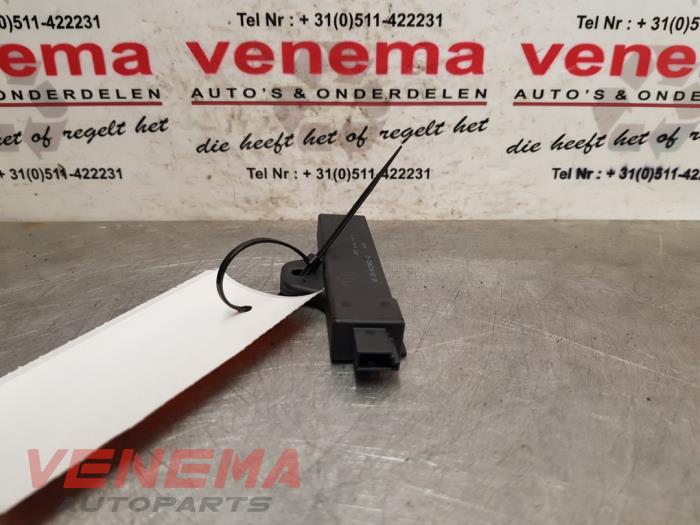 Antenna from a BMW 1 serie (F20) 116i 1.6 16V 2015