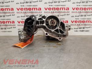 Used Vacuum pump (diesel) Mercedes E (211) 2.2 E-220 CDI 16V Price € 64,99 Margin scheme offered by Venema Autoparts