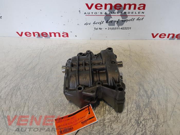 Gebrauchte Ölpumpe Mercedes E (VF211) 2.2 E-220 CDI 16V Preis € 99,99 Margenregelung angeboten von Venema Autoparts