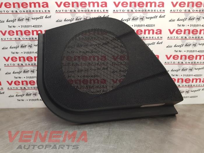 Begagnade Högtalarskydd Mercedes E (VF211) 2.2 E-220 CDI 16V Pris € 24,99 Marginaltabell erbjuds av Venema Autoparts