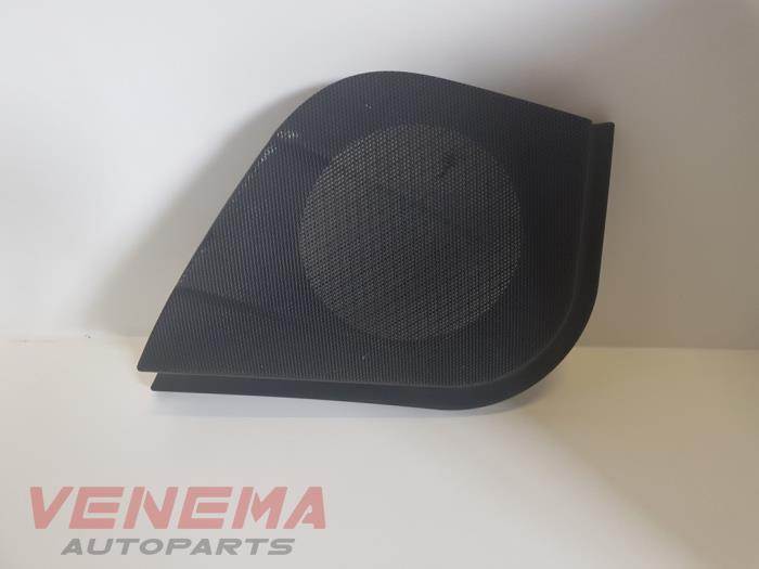 Begagnade Högtalarskydd Mercedes E (VF211) 2.2 E-220 CDI 16V Pris € 24,99 Marginaltabell erbjuds av Venema Autoparts