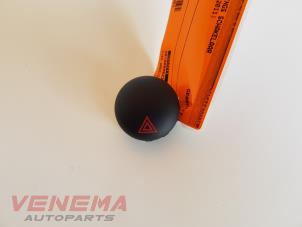Gebrauchte Panikbeleuchtung Schalter Mini Mini (R56) 1.6 16V Cooper Preis € 9,99 Margenregelung angeboten von Venema Autoparts