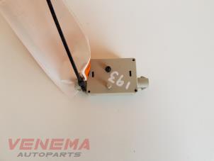 Used Antenna Amplifier Mini Mini (R56) 1.6 16V Cooper Price € 9,99 Margin scheme offered by Venema Autoparts