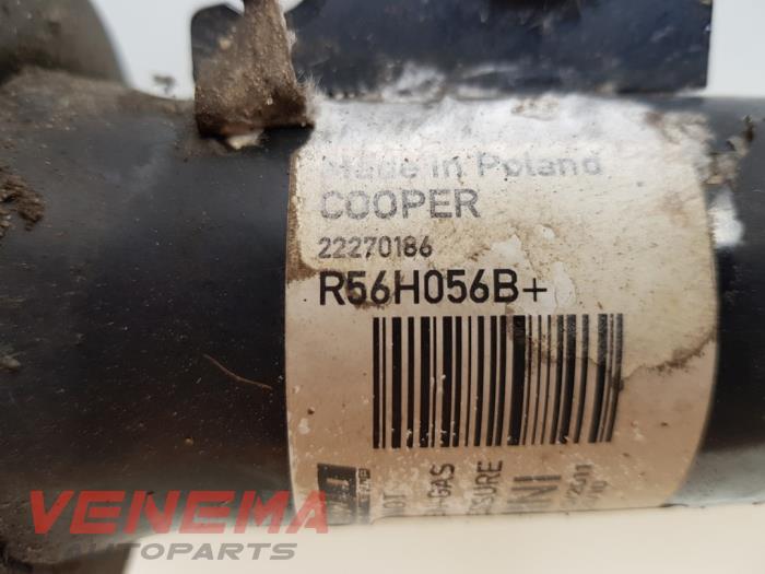 Rear shock absorber rod, left from a MINI Mini (R56) 1.6 16V Cooper 2011