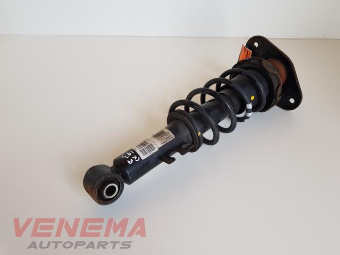 Rear shock absorber rod, right from a MINI Mini (R56) 1.6 16V Cooper 2011