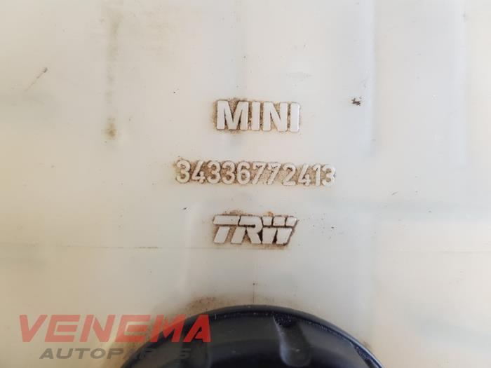 Glówny cylinder hamulcowy z MINI Mini (R56) 1.6 16V Cooper 2011