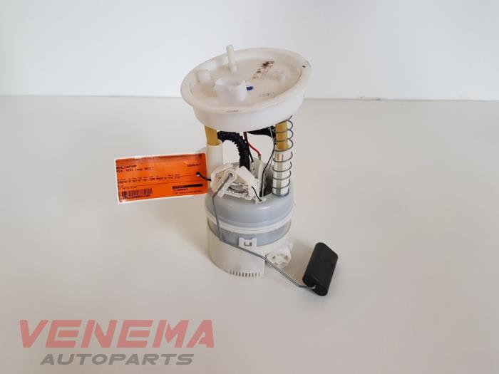 Używane Pompa benzynowa Mini Mini (R56) 1.6 16V Cooper Cena € 44,99 Procedura marży oferowane przez Venema Autoparts