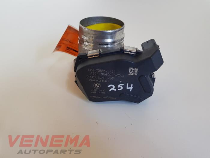 Throttle body from a BMW 4 serie (F32) 428i xDrive 2.0 Turbo 16V 2015