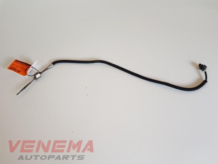 Usagé Sensor température d’échappement Mercedes C Estate (S205) C-250 CDI BlueTEC, C-250 d 2.2 16V 4-Matic Prix € 14,99 Règlement à la marge proposé par Venema Autoparts