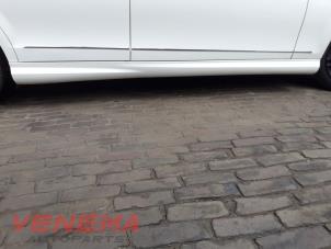 Used Side skirt, right Mercedes C Estate (S204) 2.2 C-200 CDI 16V BlueEFFICIENCY Price € 124,99 Margin scheme offered by Venema Autoparts