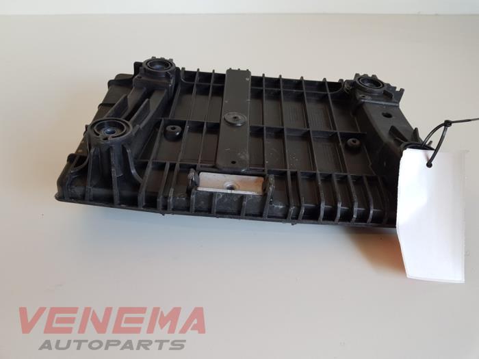 Battery box from a Mercedes-Benz C Estate (S205) C-250 CDI BlueTEC, C-250 d 2.2 16V 4-Matic 2017