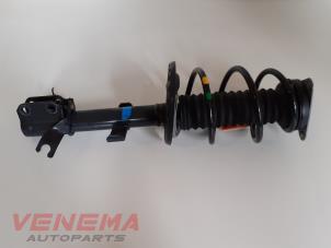 Used Front shock absorber rod, left Renault Captur (2R) 0.9 Energy TCE 12V Price € 59,99 Margin scheme offered by Venema Autoparts