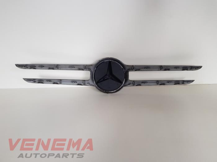 Rejilla de un Mercedes-Benz C Estate (S205) C-250 CDI BlueTEC, C-250 d 2.2 16V 4-Matic 2017