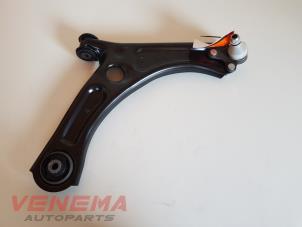 Neuf Bras de suspension avant droit Volkswagen Caddy III (2KA,2KH,2CA,2CH) 1.9 TDI Prix € 18,14 Prix TTC proposé par Venema Autoparts