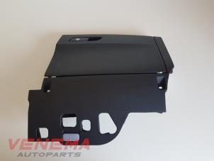 Usagé Boîte à gants Audi A4 Avant (B9) 2.0 35 TDI 16V Prix € 59,99 Règlement à la marge proposé par Venema Autoparts