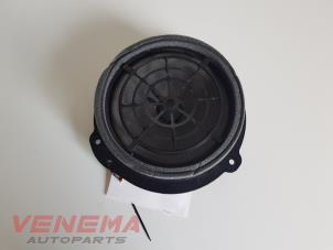Used Speaker Audi A4 Avant (B9) 2.0 35 TDI 16V Price € 19,99 Margin scheme offered by Venema Autoparts