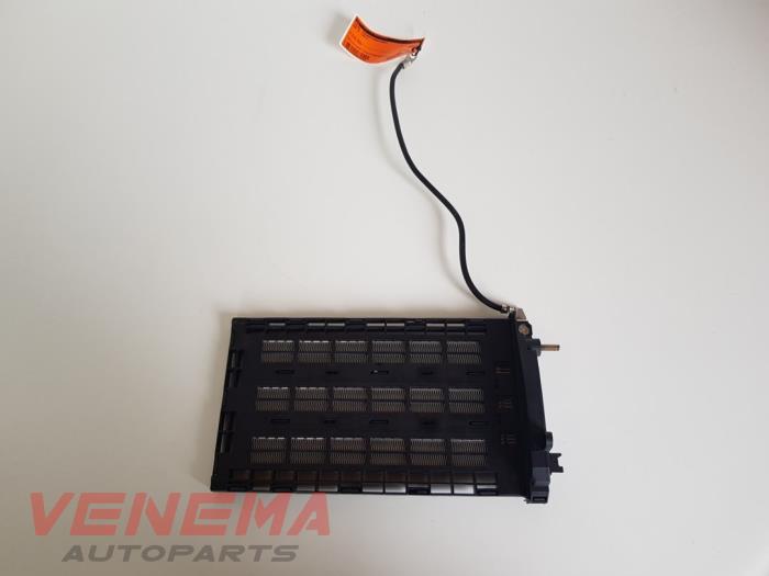 Używane Element grzewczy BMW X1 (E84) sDrive 20d 2.0 16V Cena € 28,99 Procedura marży oferowane przez Venema Autoparts