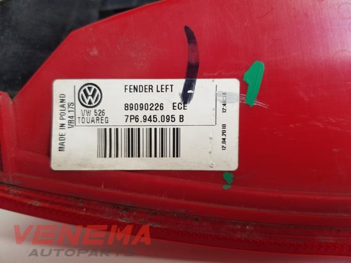 Taillight, left from a Volkswagen Touareg (7PA/PH) 3.0 TDI V6 24V 2012